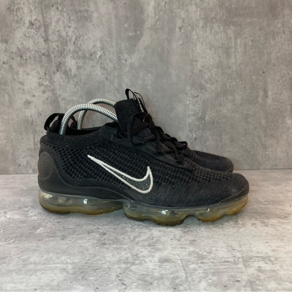 Nike Shoes - Nike Air VaporMax Flyknit 21 Sneakers Womens sz 10.5 - black